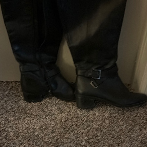 Anne Klein Shoes - Anne Klein Black Elegant Heeled Boots